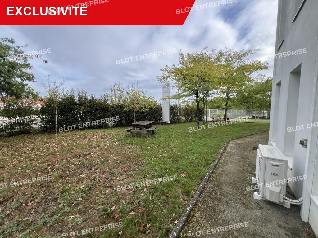 Location bureaux 700 m² non divisibles