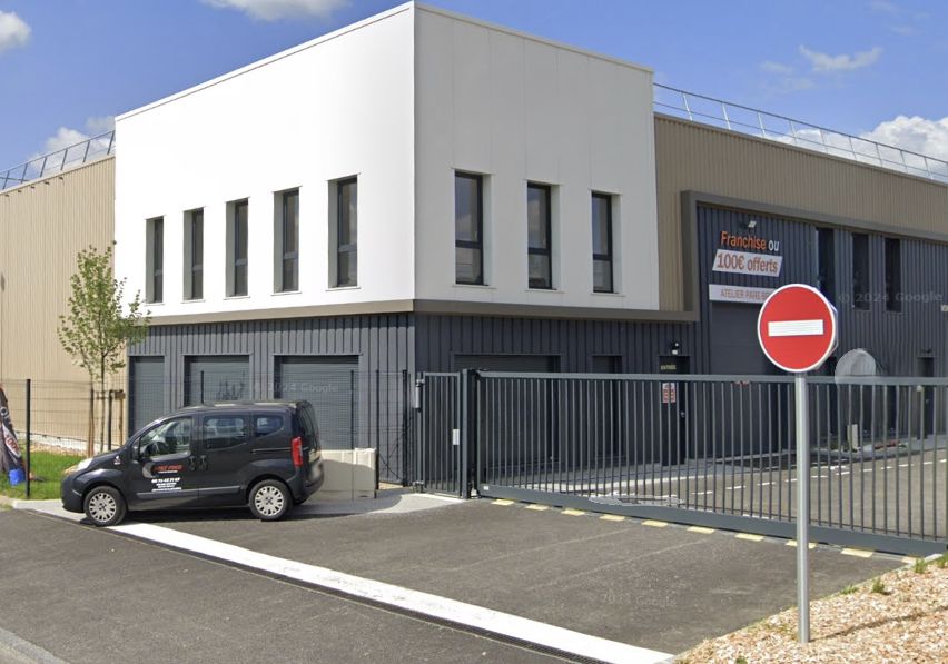 Vente local 329 m² à Genay
