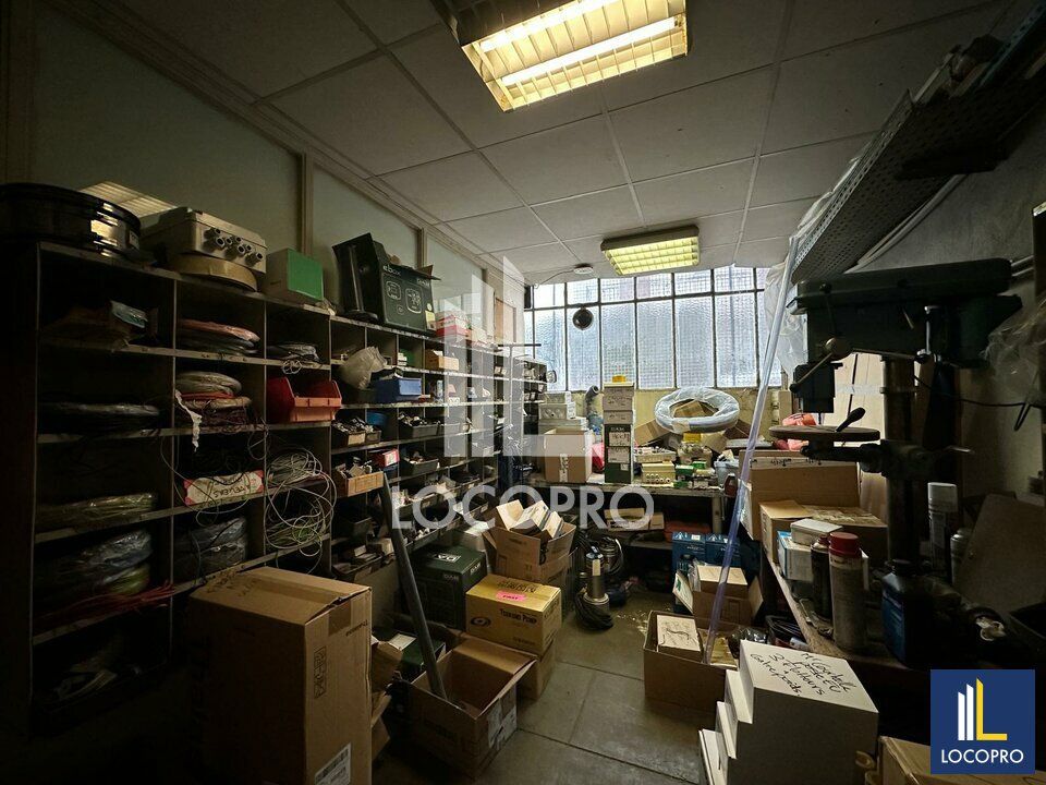 Vente local d''activites 712 m² non divisibles