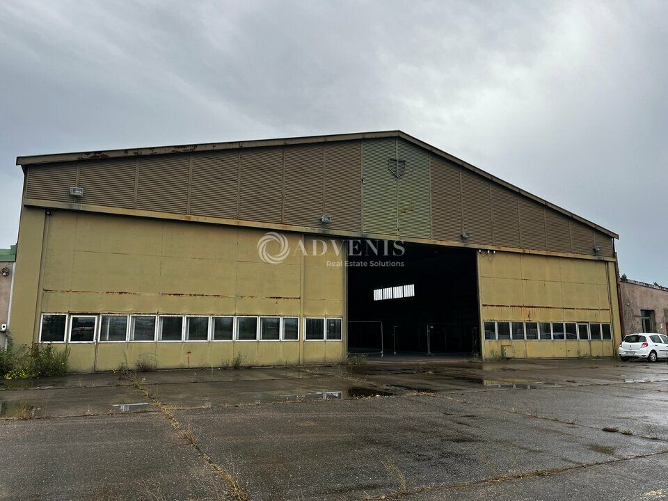Location local d''activites 620 m² non divisibles