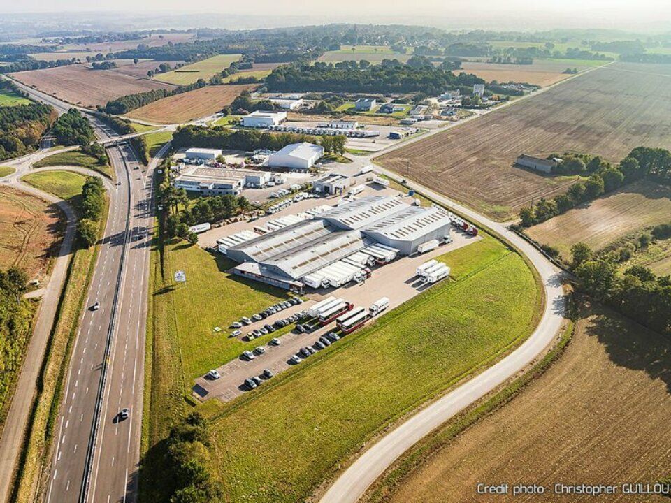 Vente terrain 96000 m² non divisibles