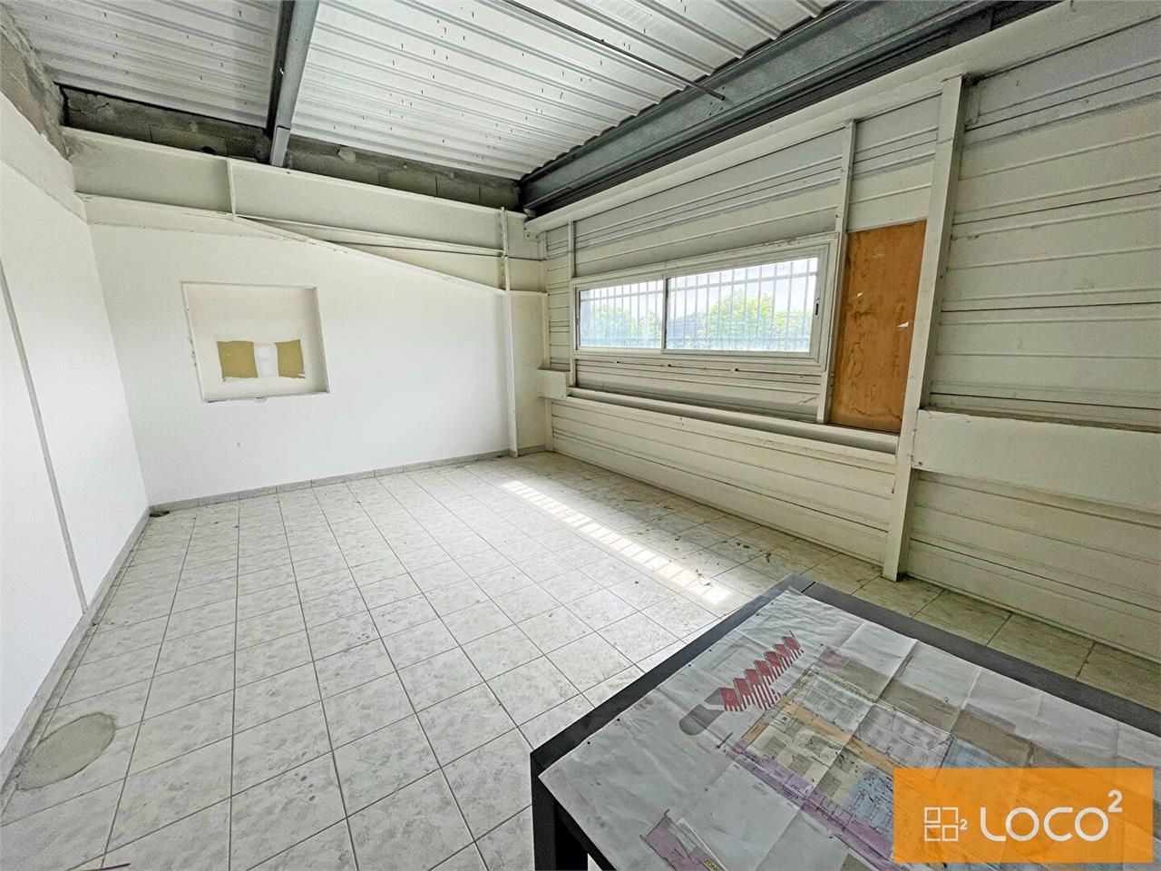 Location local commercial 217.00 m² à CUGNAUX