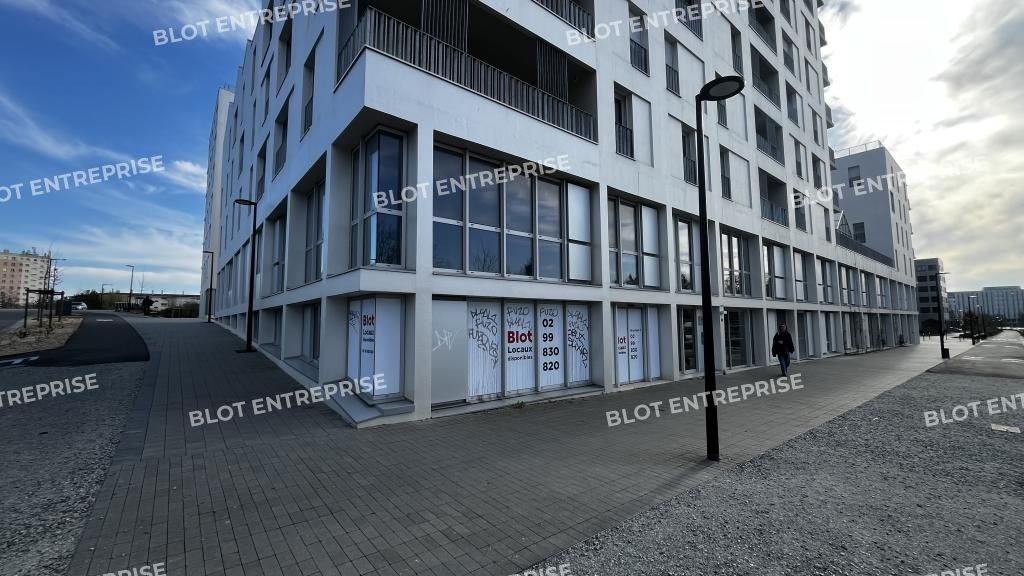 Location local commercial 75 m² non divisibles
