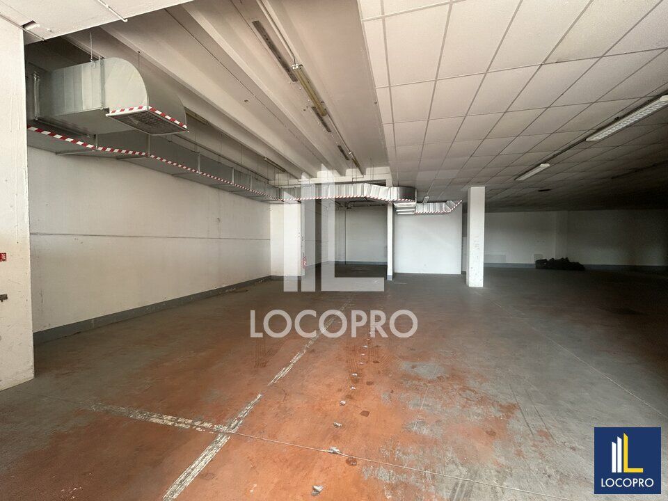 A LOUER - LOCAL D'ACTIVITÉS - 1000 M² - VILLENEUVE LOUBET