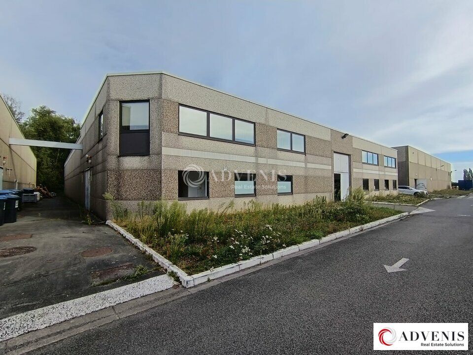 Location entrepot 1600 m² non divisibles