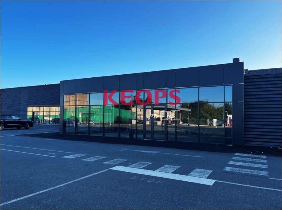 Location Commerce/boutique 154 m² non divisibles