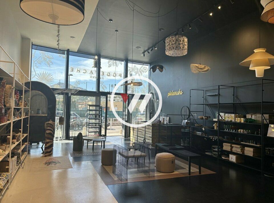Location local commercial 124.99 m² non divisibles