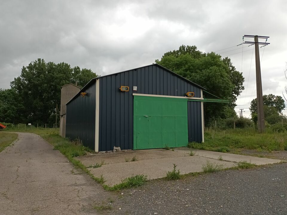 Location local d''activites 107 m² non divisibles