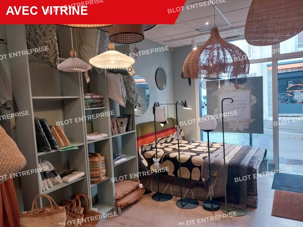 Location local commercial 97 m² non divisibles