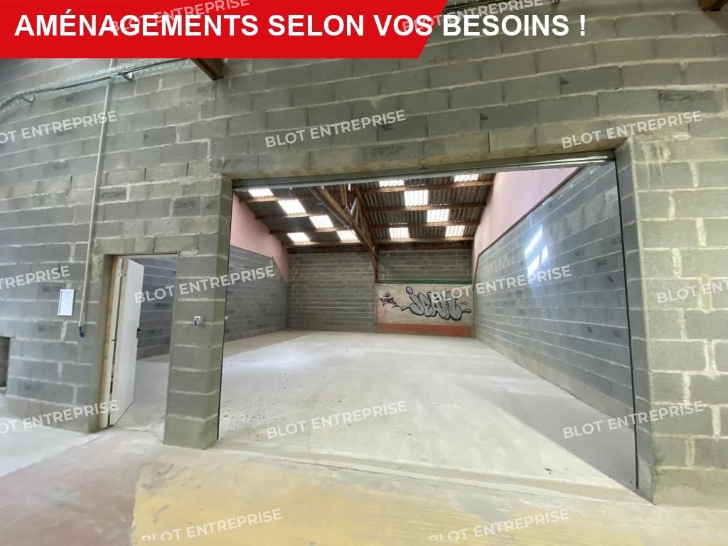 Location entrepôts 400 m² non divisibles