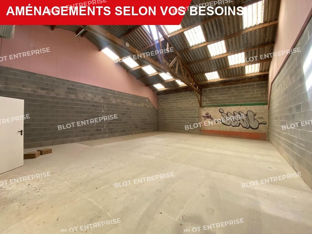 Location entrepôts 400 m² non divisibles