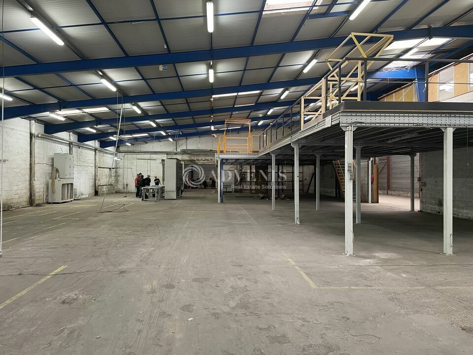A LOUER - BATIMENT INDEPENDANT DE 1705 M² - AXE PASSANT/PROCHE ROCADE