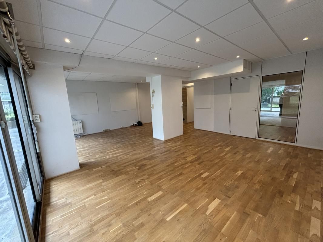 Location bureaux 102 m² non divisibles
