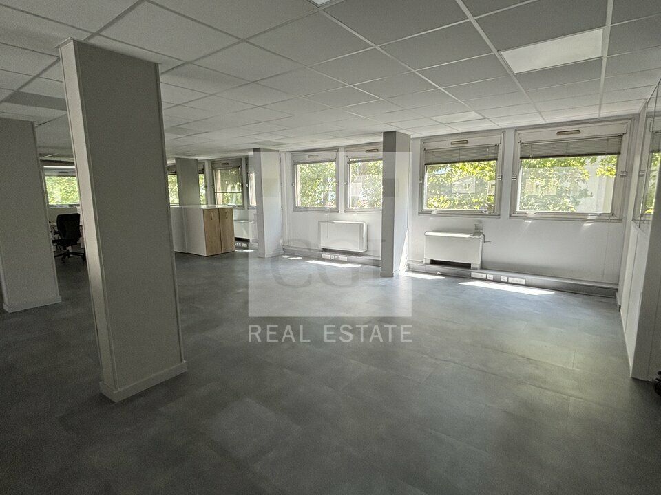 Location bureaux 245 m² non divisibles