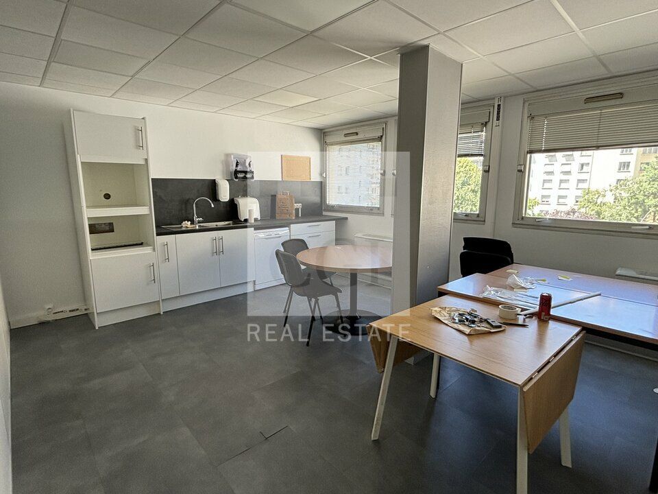 À LOUER – BUREAUX DE 245 m² – LYON 6&#7497; / PARC TÊTE D'OR – BROTTEAUX