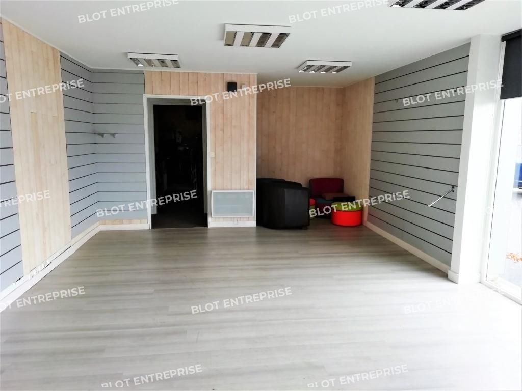 Location entrepôts 170 m² non divisibles