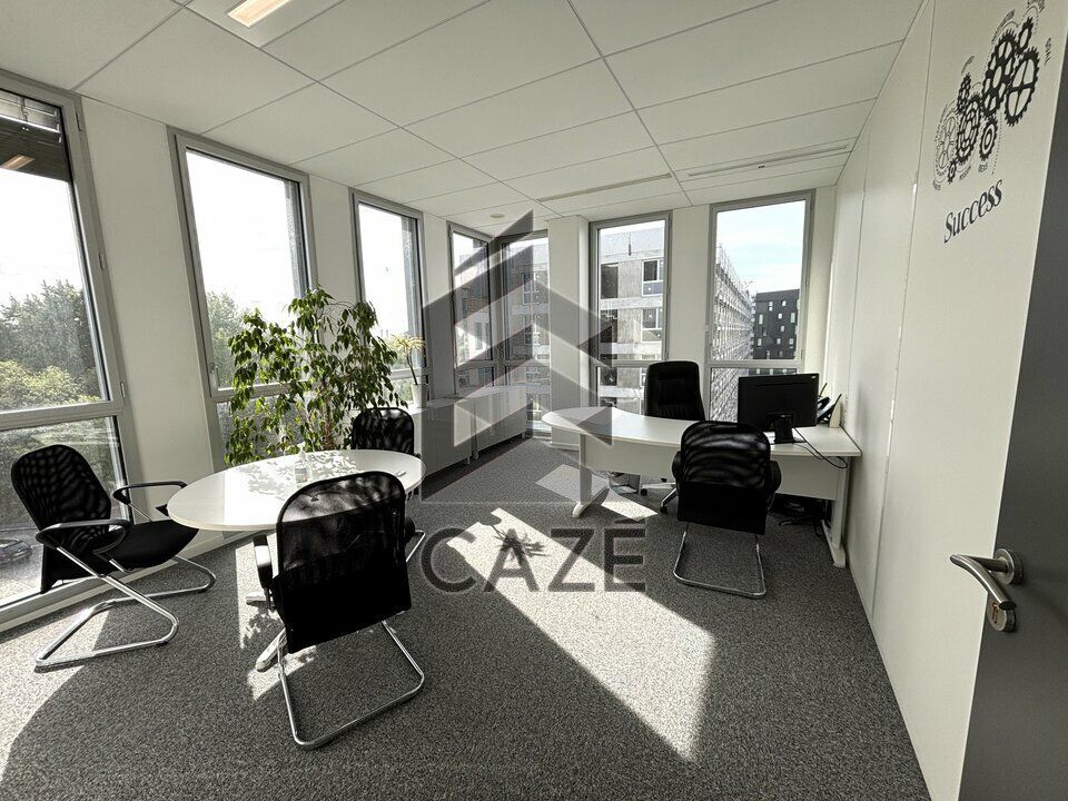 SUPERBE BUREAUX A VENDRE - BORDEAUX LAC PROCHE TRAM / ROCADE 