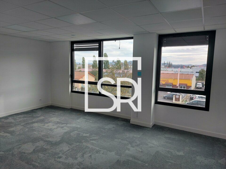 90 m² pour ce bureaux en location à Aubiere