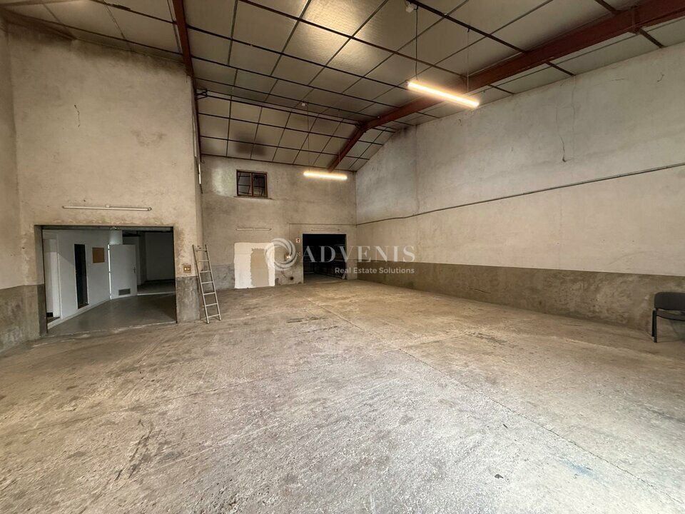Location local d''activites 389 m² non divisibles