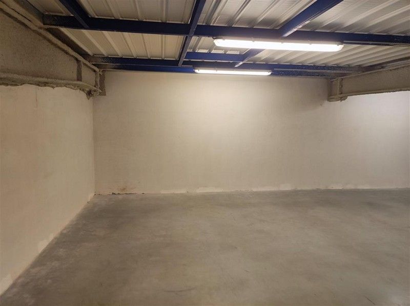 Location entrepot 266 m² à LA BAULE ESCOUBLAC