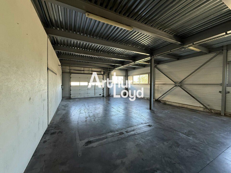 Location local d''activites 135 m² non divisibles