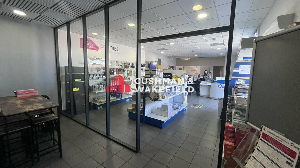 Location local d''activites 1500 m² non divisibles