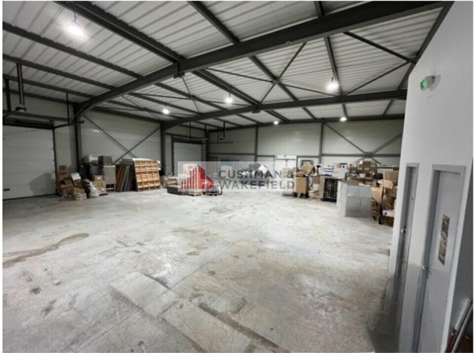 GALLARGUES LE MONTUEUX - BUREAUX/LOCAUX D'ACTIVITES A LOUER