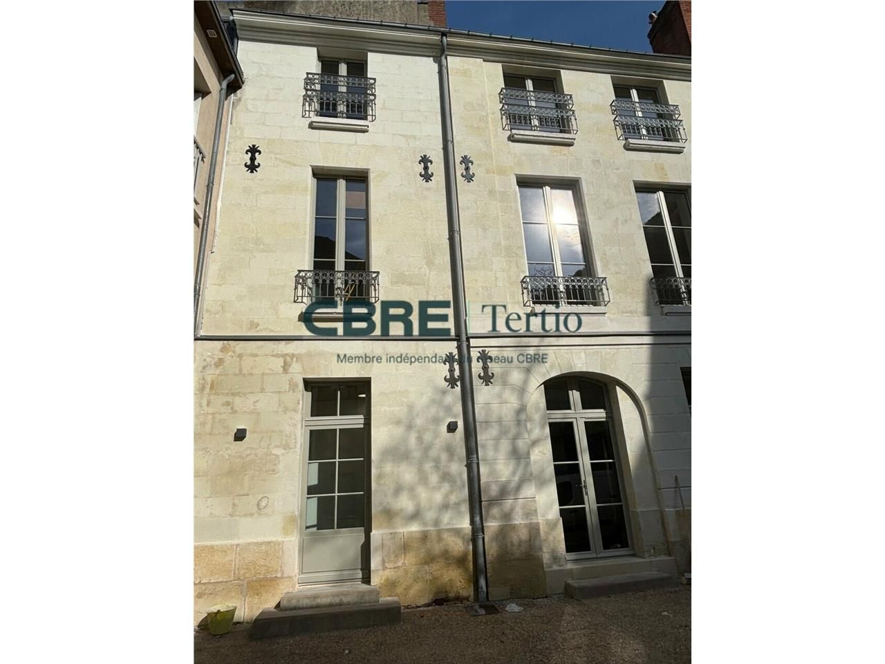 Location bureaux 450 m² non divisibles
