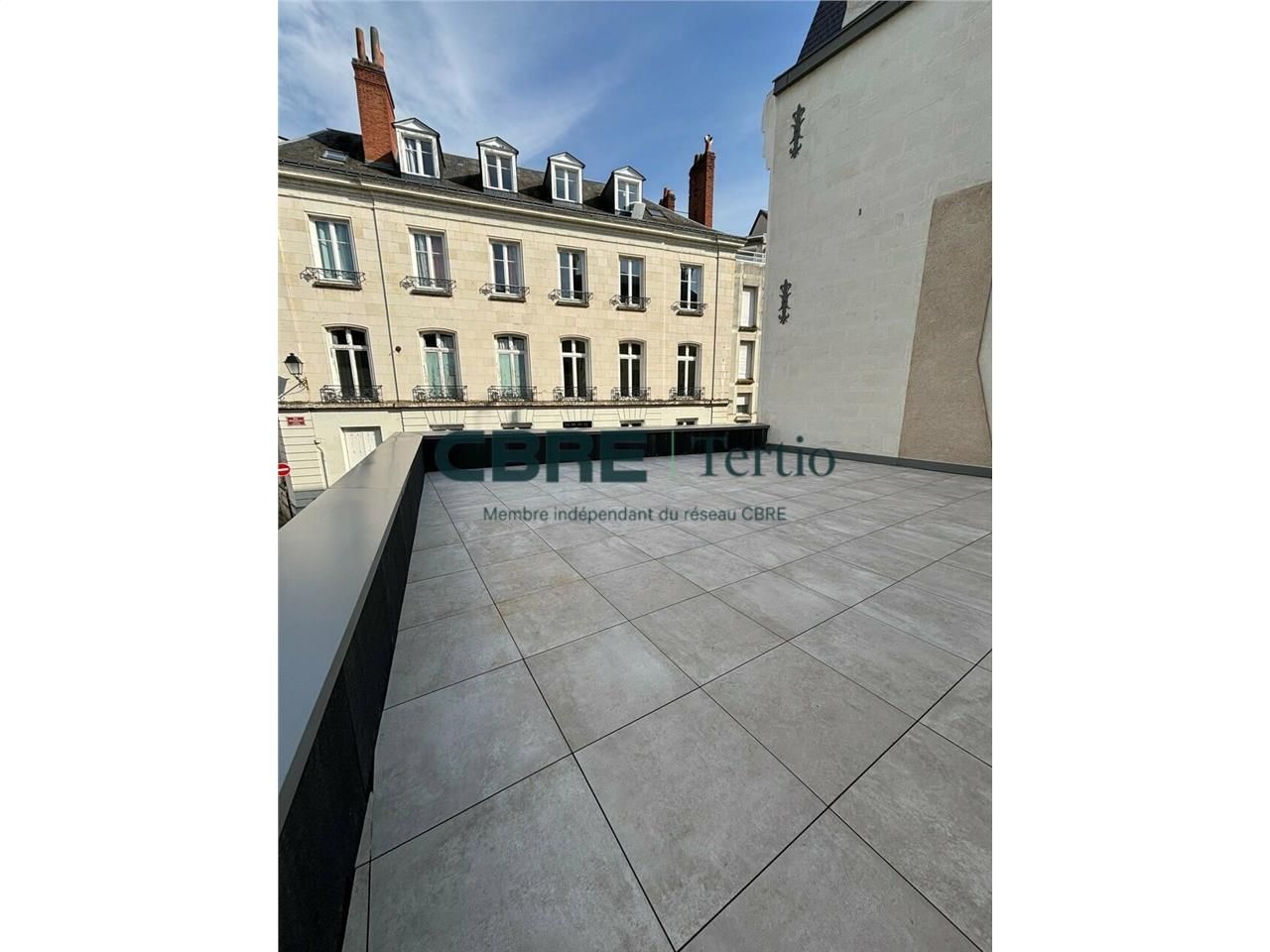 RARE - Emplacement Hyper centre bureaux rénové 