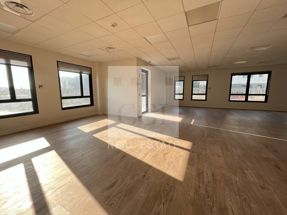 À LOUER – BUREAUX DE 281 m² – GENAS / PARC EVEREST 1