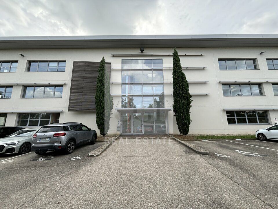 Location bureaux 345 m² divisibles à partir de 163 m²