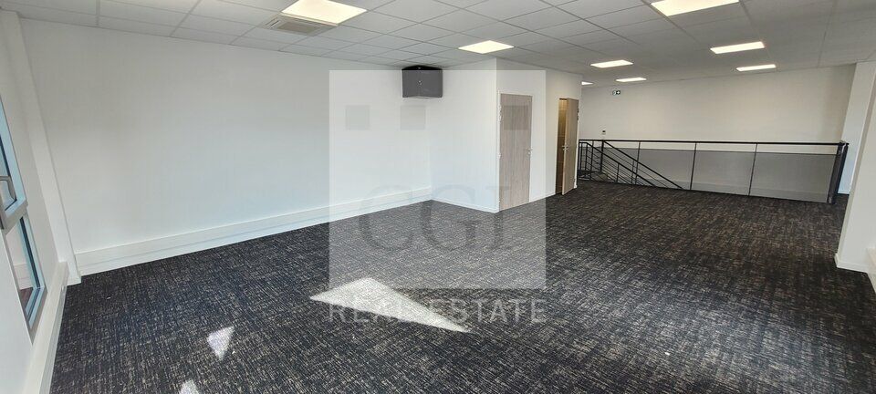 À LOUER – LOCAL D'ACTIVITÉS EN EXCELLENT ÉTAT – CHASSIEU