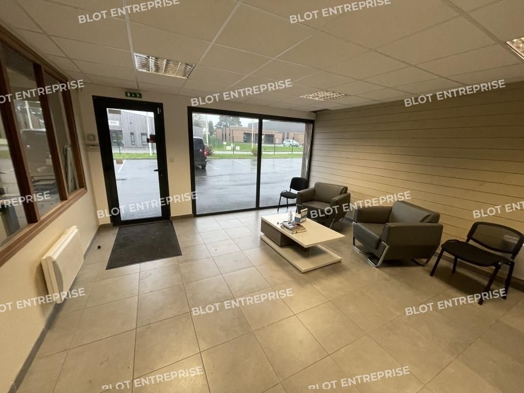 Location entrepôts 243 m² non divisibles