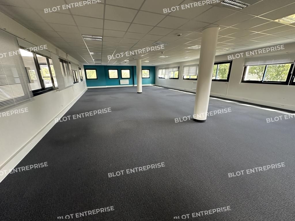 Location bureaux 390 m² non divisibles