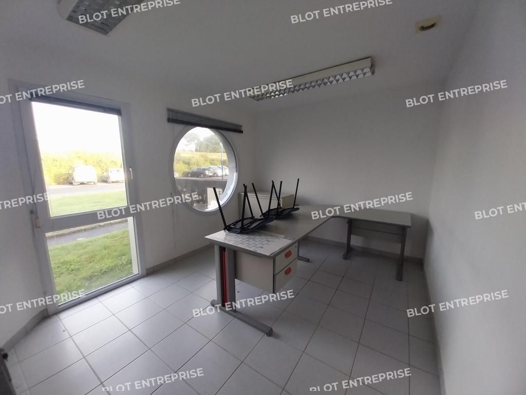 Location entrepôts 363 m² non divisibles