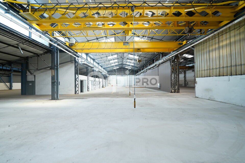 Location local d''activites 3800 m² non divisibles