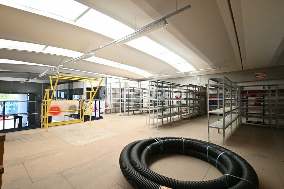 Location local d''activites 214 m² non divisibles