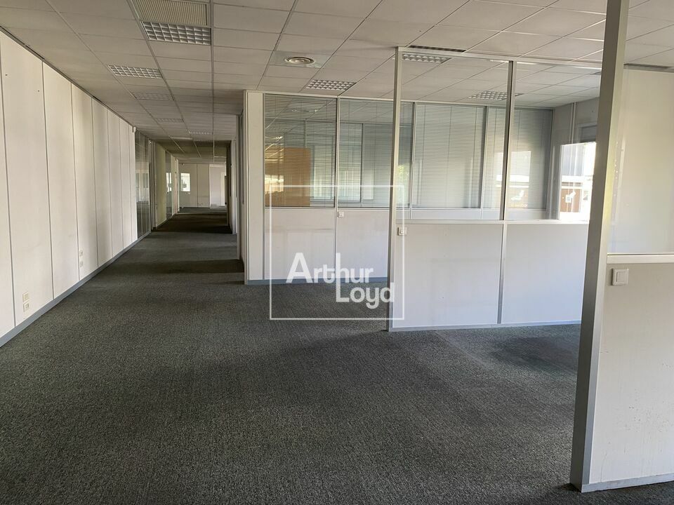Location bureaux 673 m² non divisibles