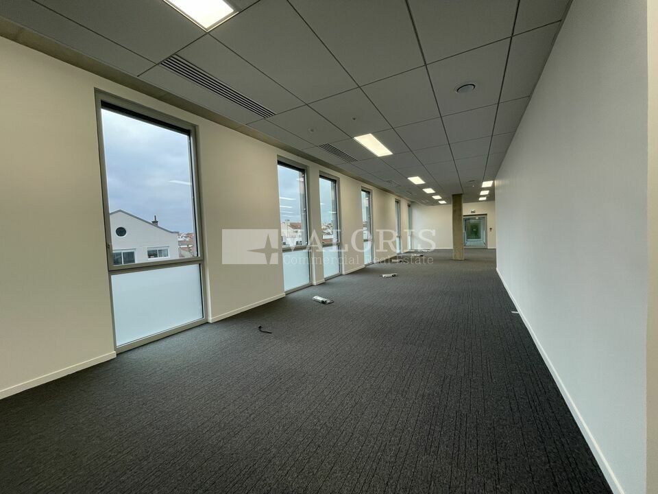 922 m² pour ce bureaux en location à Villeurbanne