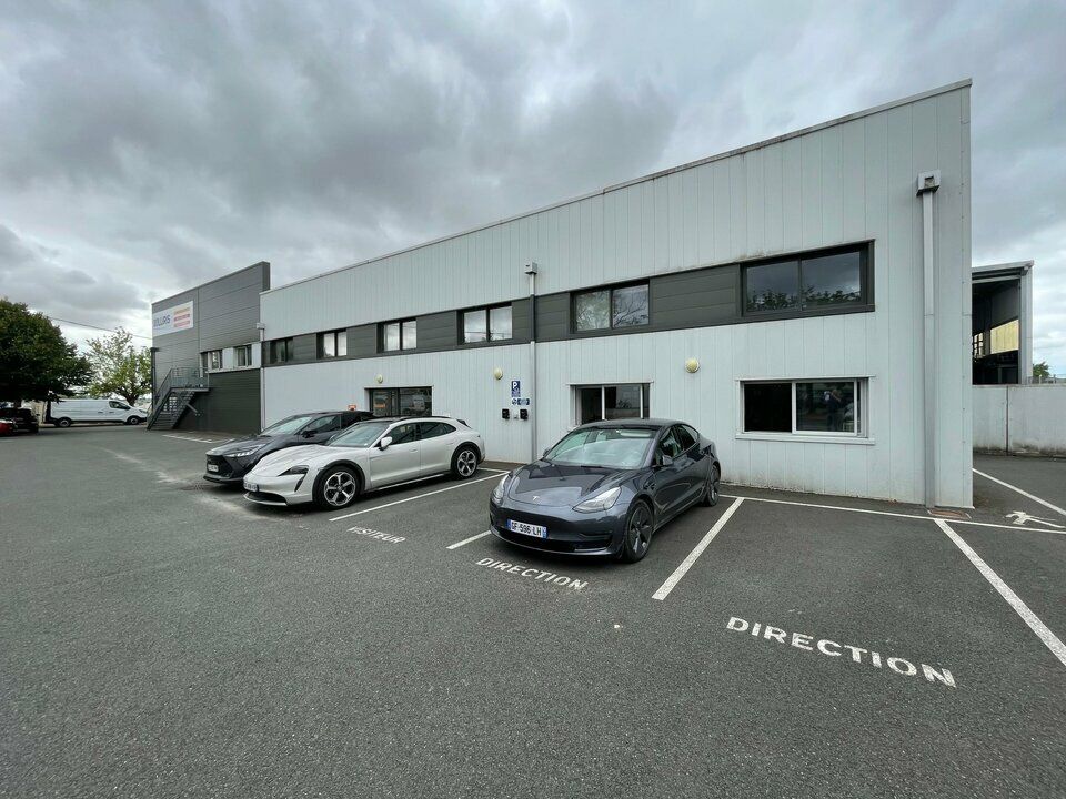 Vente local d''activites 2816 m² non divisibles