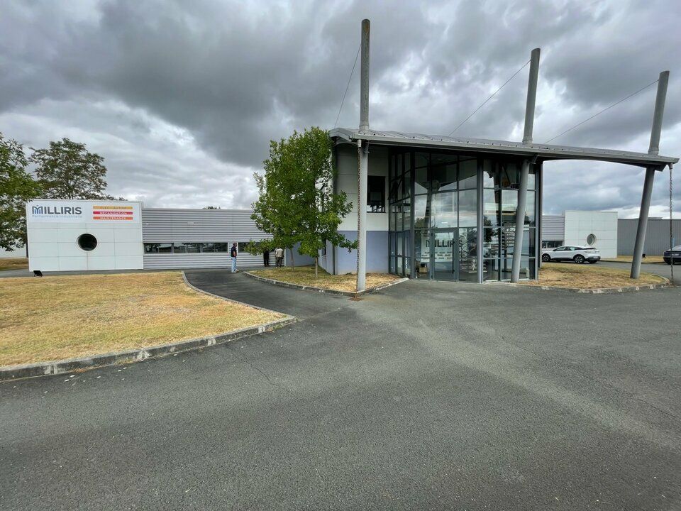 Vente local d''activites 2350 m² non divisibles