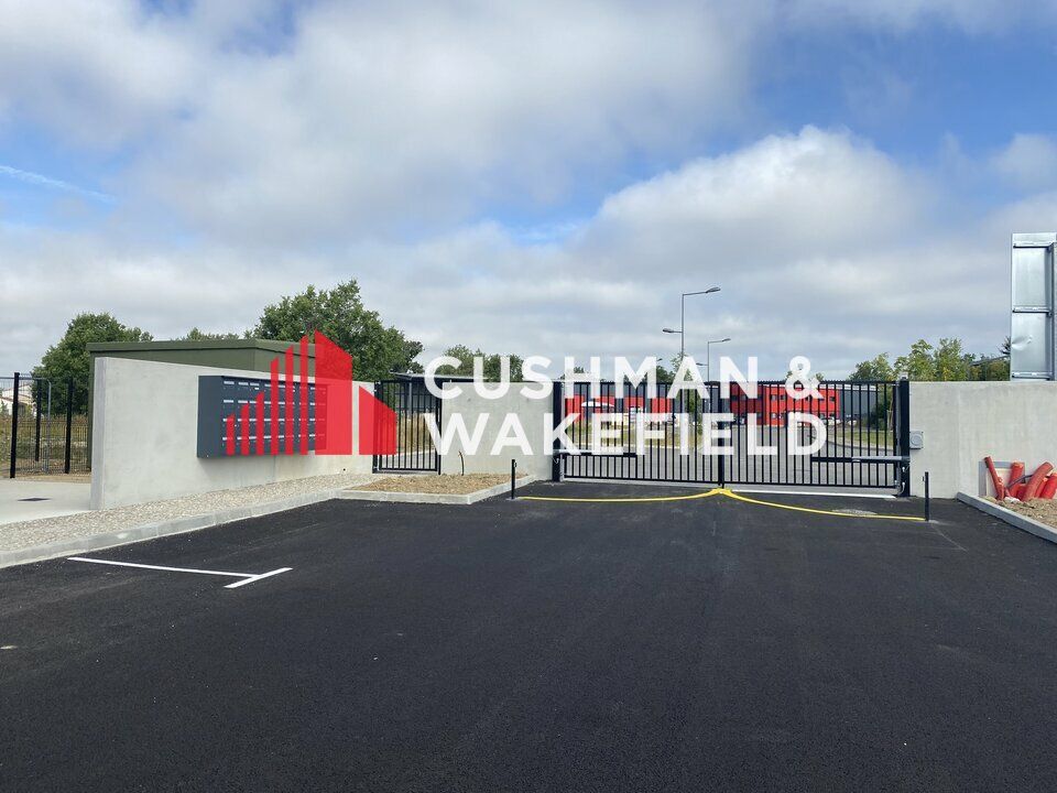 Location activité/entrepôt - 1749 m²