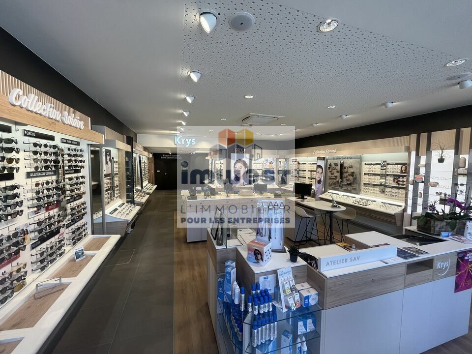 À VENDRE - LOCAL COMMERCIAL DE 112m² À CHATEAUBOURG