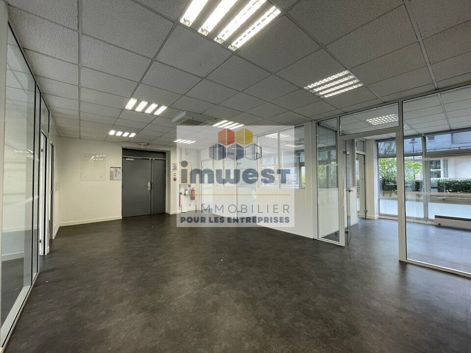 Location bureaux 176 m² non divisibles