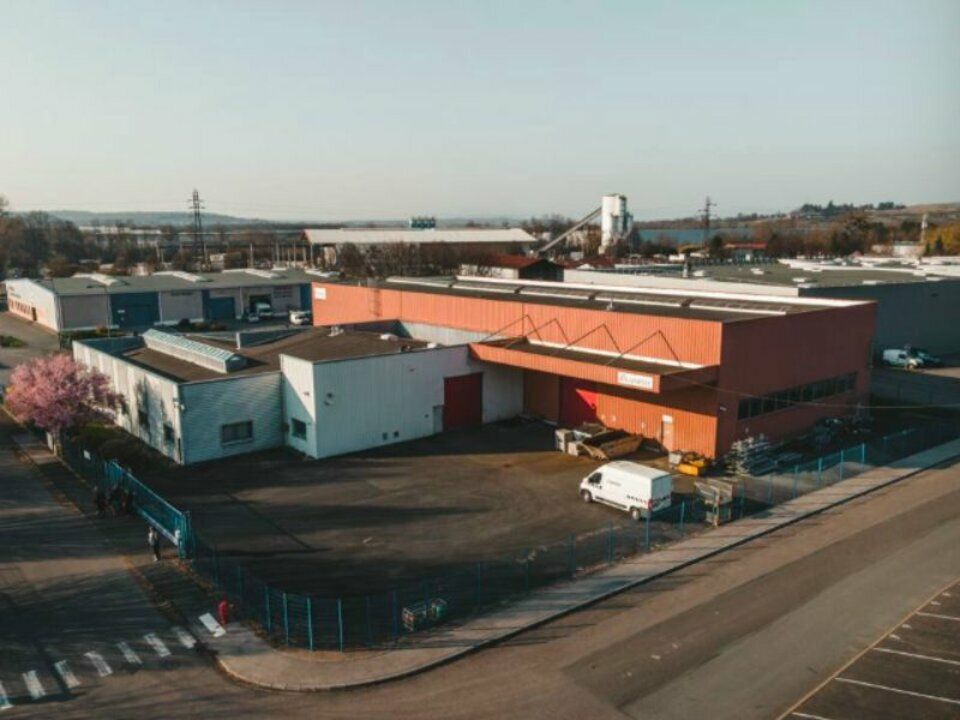 Location local d''activites 2060 m² non divisibles