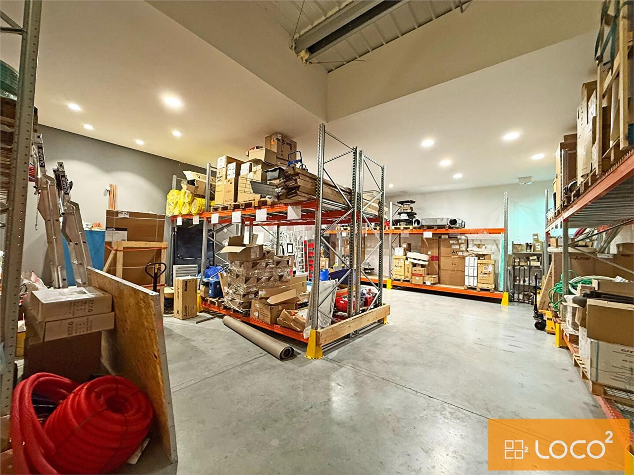 Location local 300.00 m² à COLOMIERS