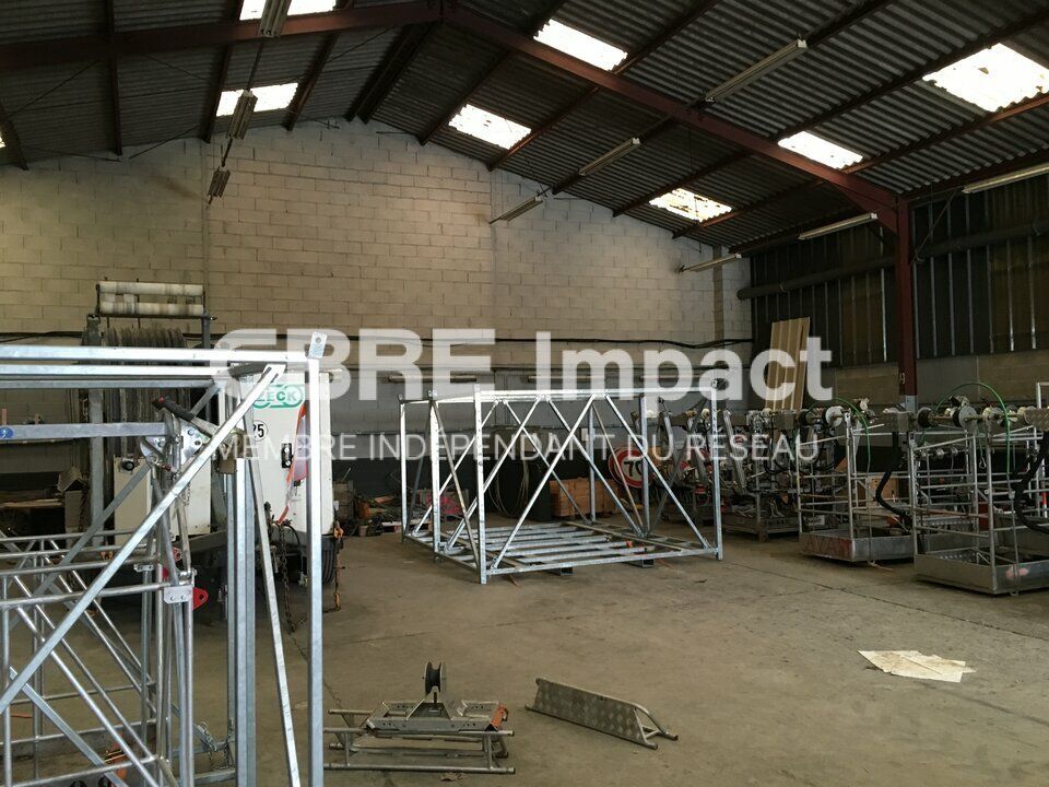 Local d'activité d'une surface de 800 m²