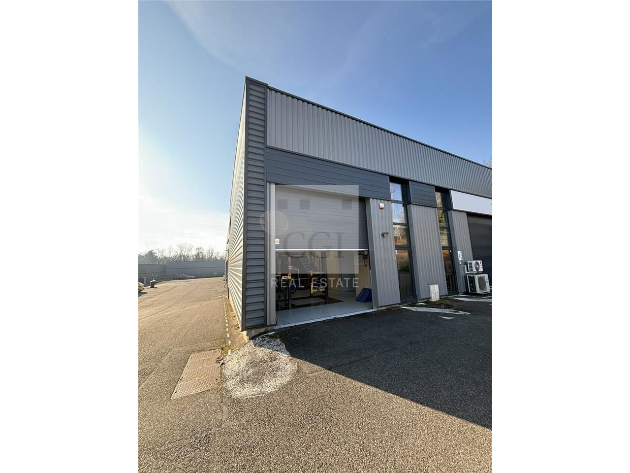 Vente local d''activites 152 m² non divisibles