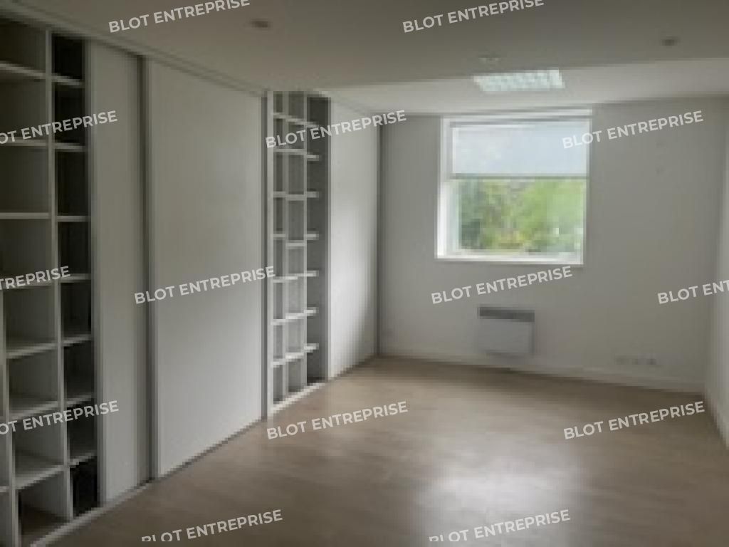 Vente bureaux 150 m² non divisibles