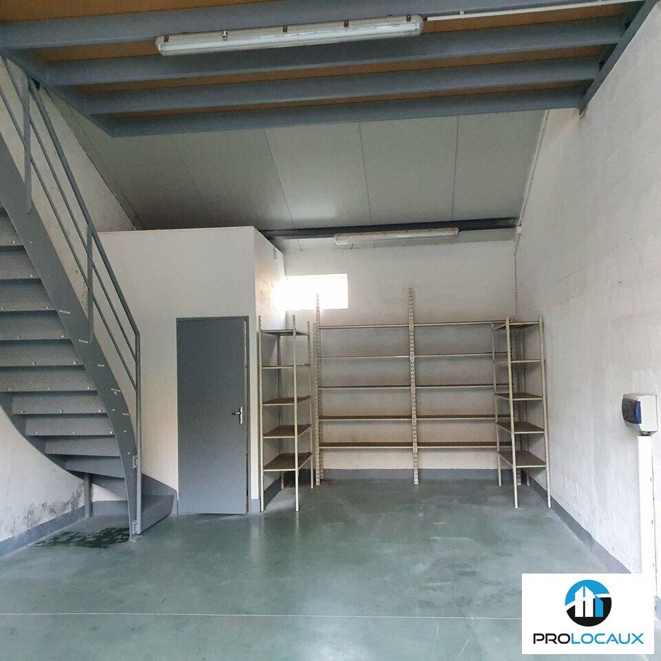 Location local d''activites 70 m² non divisibles